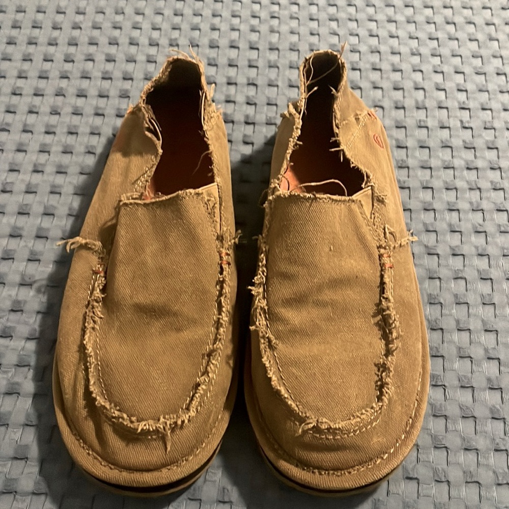 Magellan men’s slip ons army green